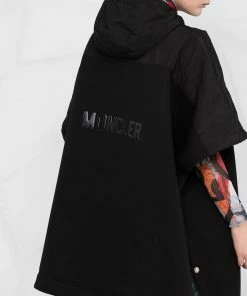 Moncler 'Maglia Poncho' 12 Moncler 'Maglia Poncho'
