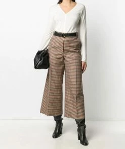 Vince Ivory 'Fine-Knit V-neck Top'